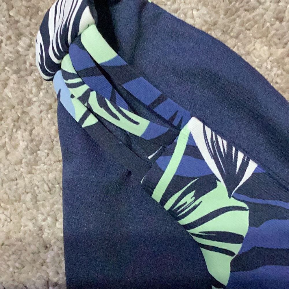 New. ROXY navy hipster bikini bottom. XL - Picture 8 of 9